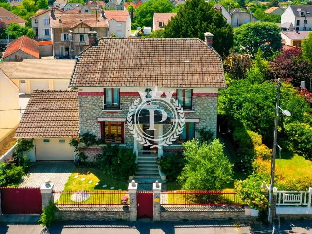 Maison de 5 chambres de luxe en vente à Gretz Armainvilliers, France