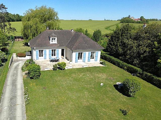 Maison de 5 chambres de luxe en vente à Guérard, France