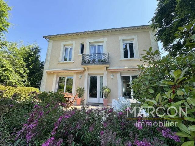 Maison de 5 chambres de luxe en vente à Guéret, Nouvelle Aquitaine