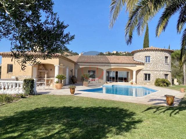 Maison de 5 chambres de luxe en vente à Les Adrets de l'Estérel, France