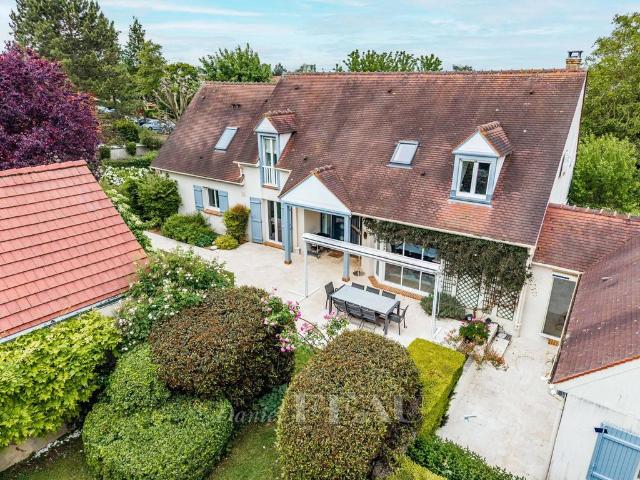 Maison de 5 chambres de luxe en vente à Saint Germain en Laye, Île de France