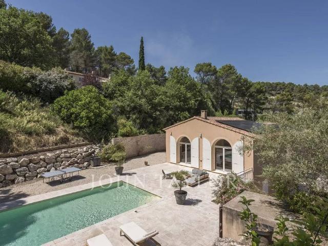 Maison de 5 chambres de luxe en vente à Saint Marc Jaumegarde, Provence Alpes Côte d'Azur