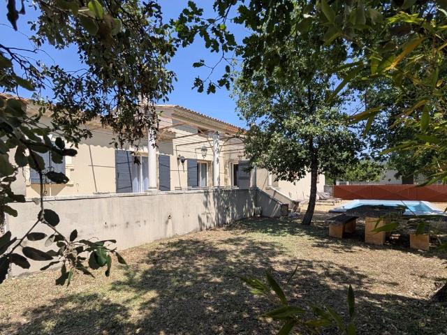 Maison de 5 chambres de luxe en vente à Saint Saturnin lès Apt, France