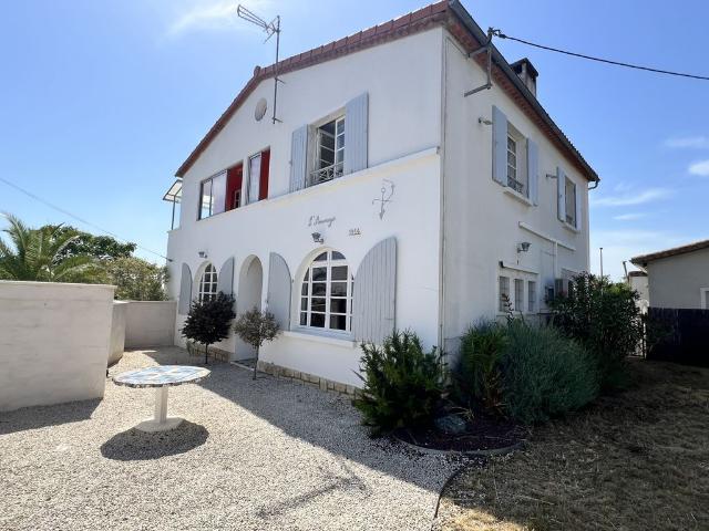 Maison de 5 chambres de luxe en vente à Saint Palais sur Mer, France