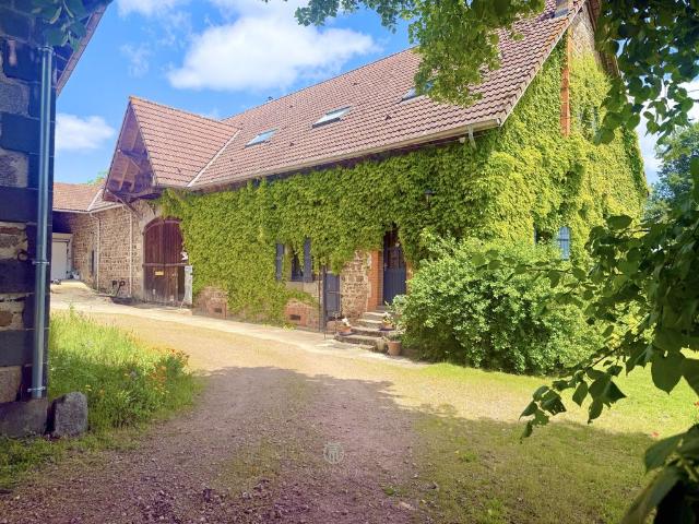 Maison de 5 chambres de luxe en vente à Roanne, France