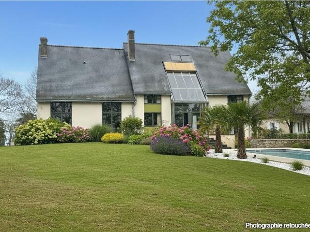 Maison de 5 chambres de luxe en vente à Rochecorbon, France