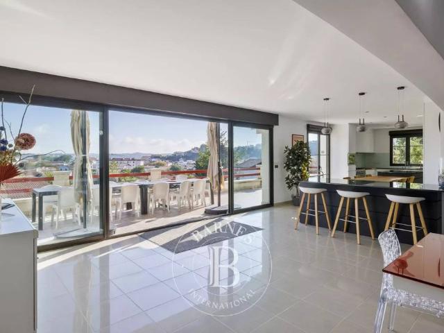 Maison de 5 chambres de luxe en vente à Urrugne, France
