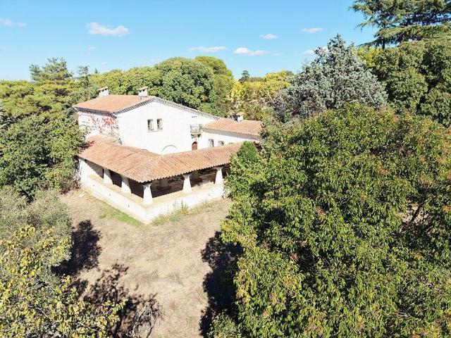 Maison de luxe de 7 chambres en vente à Vergèze, France