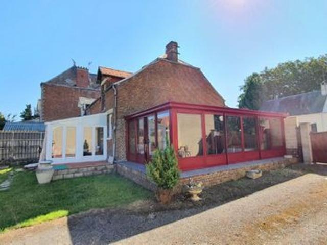 Maison de 5 pièces avec belle véranda en expo Sud sur un terrain clos avec stationnements utilitaire ou camping car, commodités à proximité
