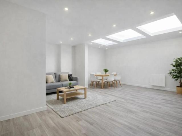 Maison rénovée avec patio à Nîmes