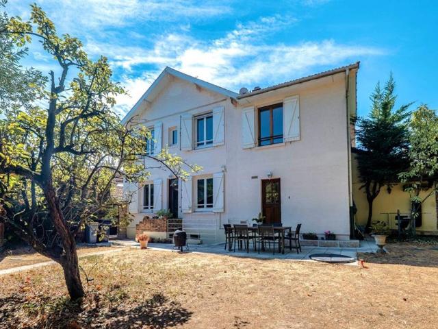 Maison de 5 pièces de luxe en vente à Maisons Alfort, Île de France