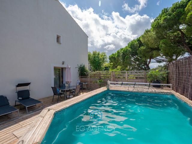 Maison de 5 pièces de luxe en vente à Marseille, Provence Alpes Côte d'Azur