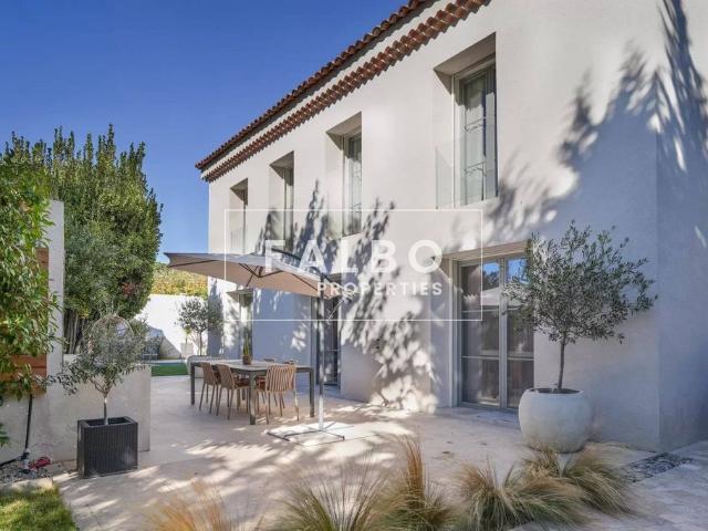 Maison de 5 pièces de luxe en vente à Marseille, Provence Alpes Côte d'Azur