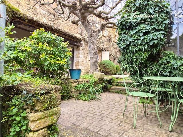 Maison de 5 pièces de luxe en vente à Maubec, France