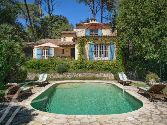 Maison de 5 pièces de luxe en vente à Mougins, France