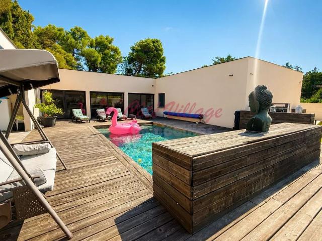 Maison de 5 pièces de luxe en vente à Narbonne, France