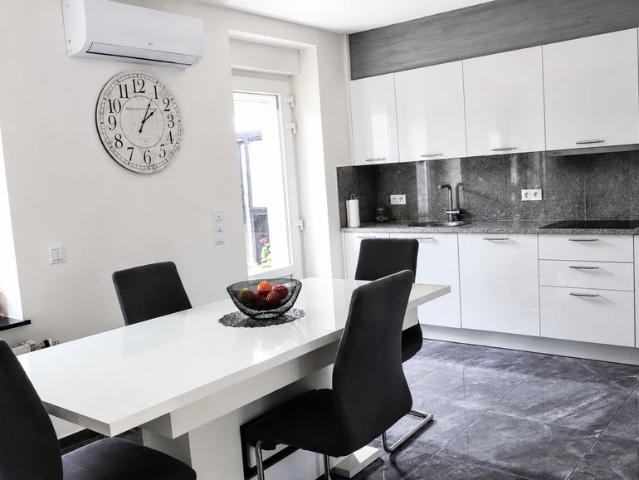 Maison de 5 pièces de luxe en vente à Audun le Tiche, France