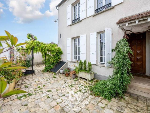 Maison de 5 pièces de luxe en vente à Avon, France