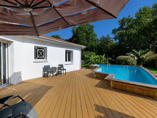 Maison de 5 pièces de luxe en vente à Anglet, France