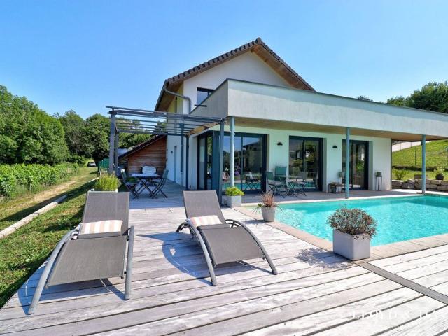 Maison de 5 pièces de luxe en vente à Brison Saint Innocent, France