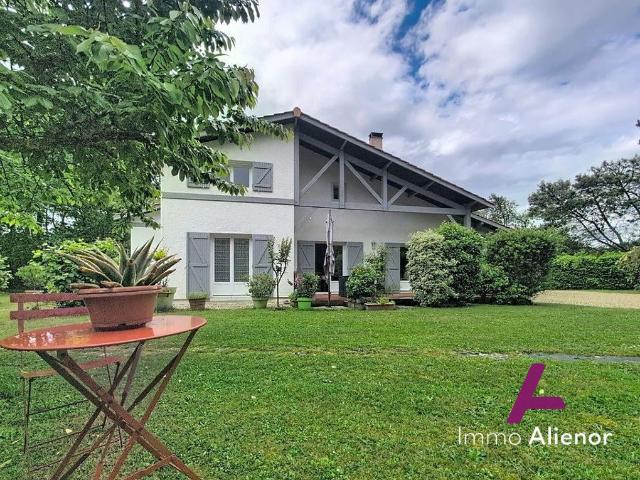 Maison de 5 pièces de luxe en vente à Cestas, France