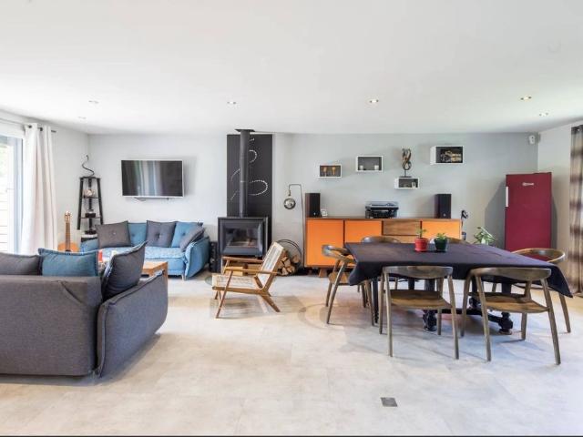 Maison de luxe de 5 pièces en vente à Dardilly, France