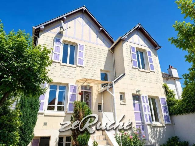 Maison de luxe de 5 pièces en vente à Deauville, France