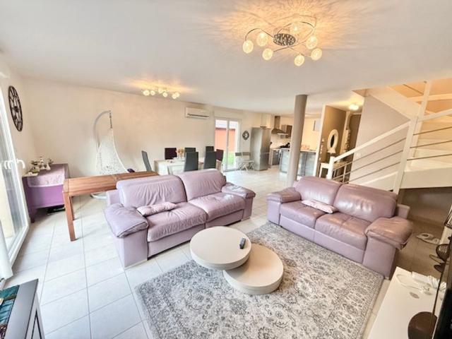 Maison de 5 pièces de luxe en vente à Divonne les Bains, France