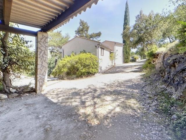 Maison de 5 pièces de luxe en vente à Esparron de Verdon, France