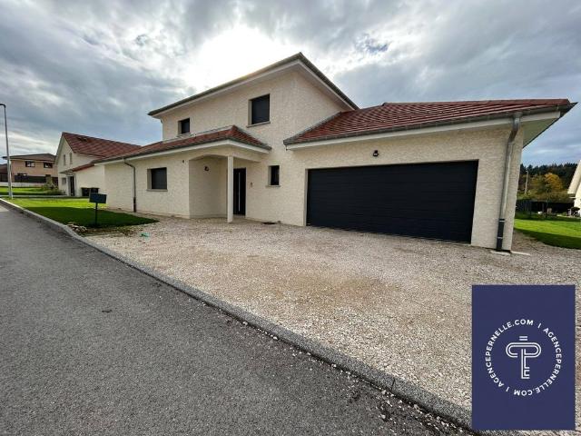 Maison de 5 pièces de luxe en vente à Le Russey, France