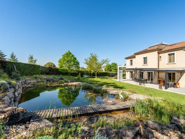 Maison de 5 pièces de luxe en vente à Lissieu, Auvergne Rhône Alpes