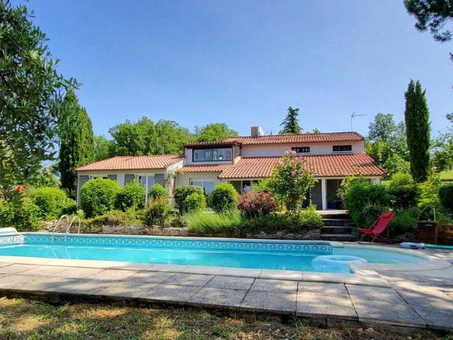 Maison de 5 pièces de luxe en vente à Puygouzon, France