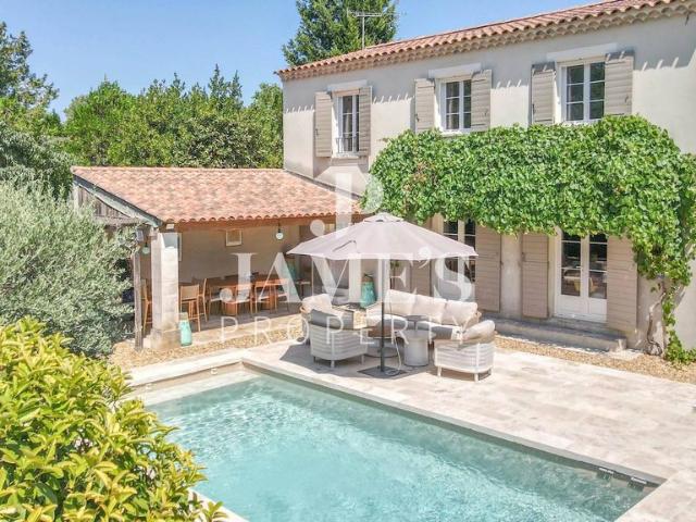 Maison de 5 pièces de luxe en vente à Paradou, Provence Alpes Côte d'Azur