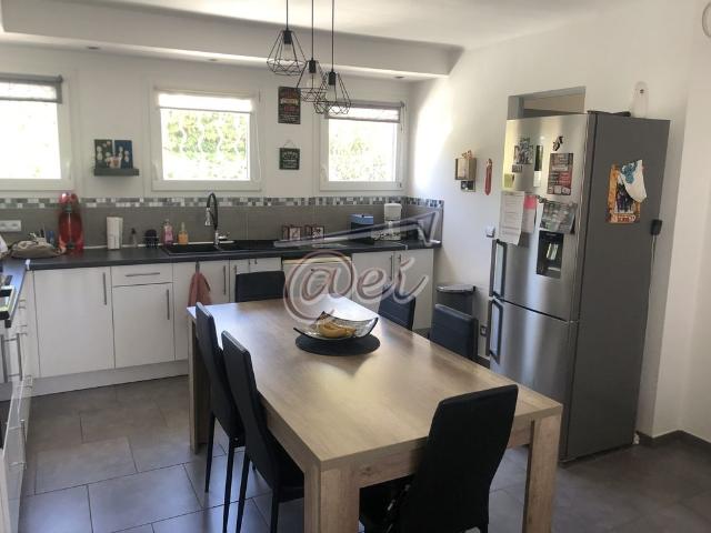 Maison de 5 pièces de luxe en vente à Pélissanne, France