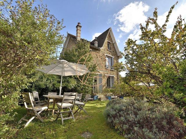Maison de 5 pièces de luxe en vente à Saint Maur des Fossés, France
