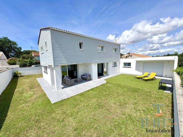 Maison de 5 pièces de luxe en vente à Saint Georges de Didonne, France