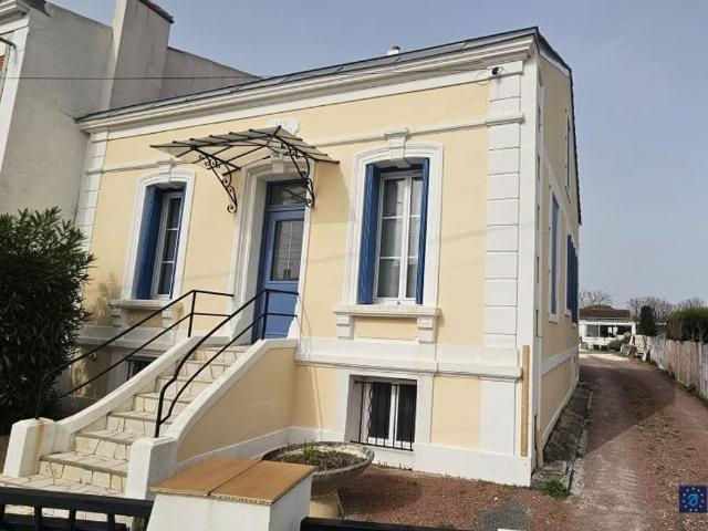 Maison de 5 pièces de luxe en vente à Saint Georges de Didonne, Nouvelle Aquitaine