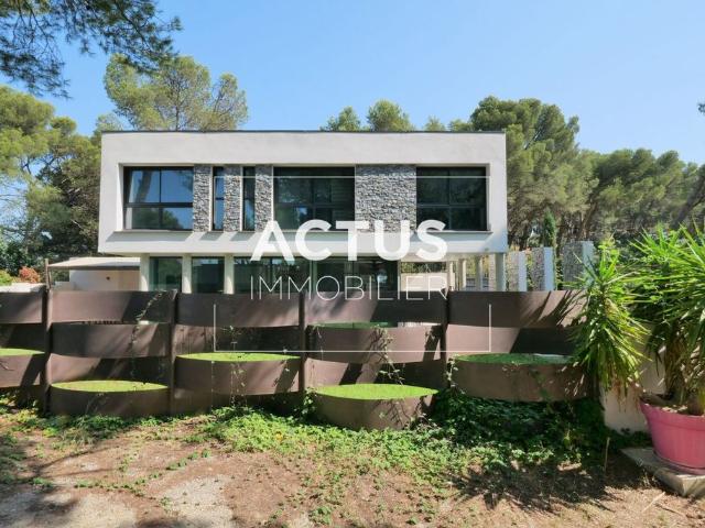Maison de 5 pièces de luxe en vente à Salon de Provence, Provence Alpes Côte d'Azur