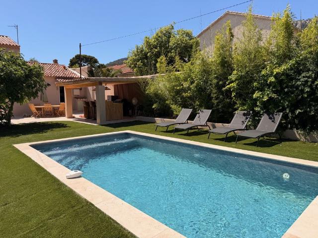 Maison de 5 pièces de luxe en vente à Toulon, France