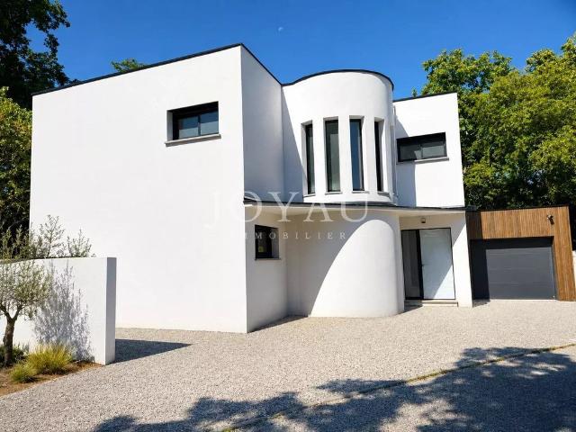 Maison de 5 pièces de luxe en vente à Tournefeuille, France