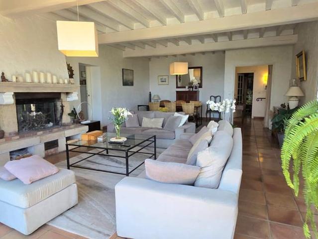 Maison de 5 pièces de luxe en vente à Vallauris, France