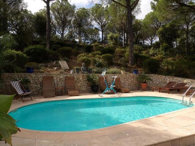 Maison de 5 pièces de luxe en vente à Vidauban, France