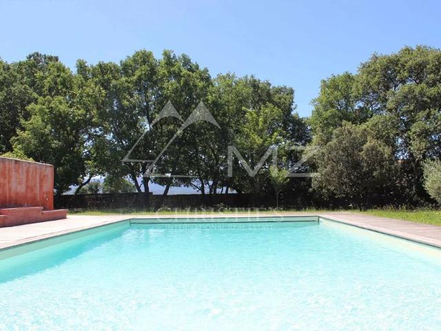 Maison de 5 pièces de luxe en location à Cabrières d'Avignon, France