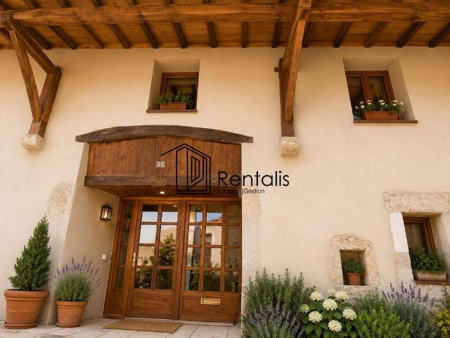 Maison de 5 pièces de luxe en location à Collonges, France