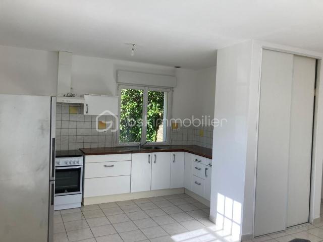 Maison de 60 m² à Saint Vincent Sur Oust
