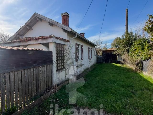 Maison de 61 m2 à rénover sur parcelle d’environ 610 m2 Proc. 61m² Gujan Mestras