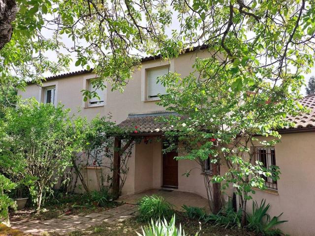 Maison de 6 chambres dans un quartier calme 280m² Villefranche de Rouergue