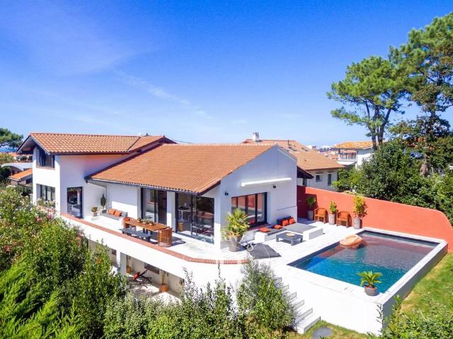Maison de 6 chambres de luxe en vente à Biarritz, France