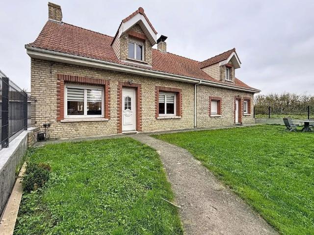 Maison de 6 chambres de luxe en vente à Loon Plage, France