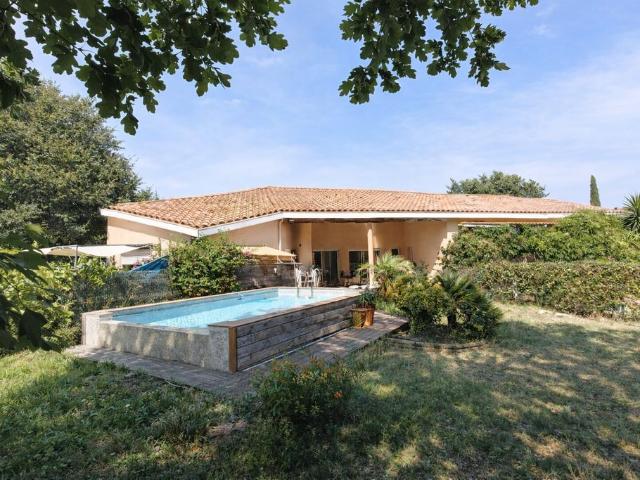 Maison de 6 chambres de luxe en vente à Laroque des Albères, Occitanie